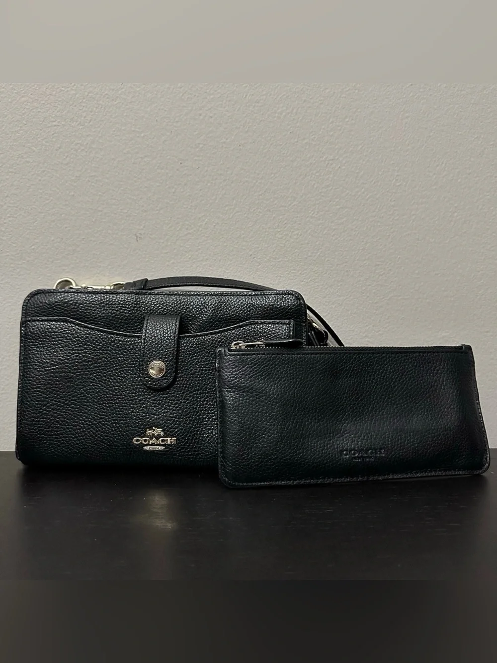 COACH Noa Pop Up Messenger Bag Crossbody Clutch Pebbled Black Gold EUC